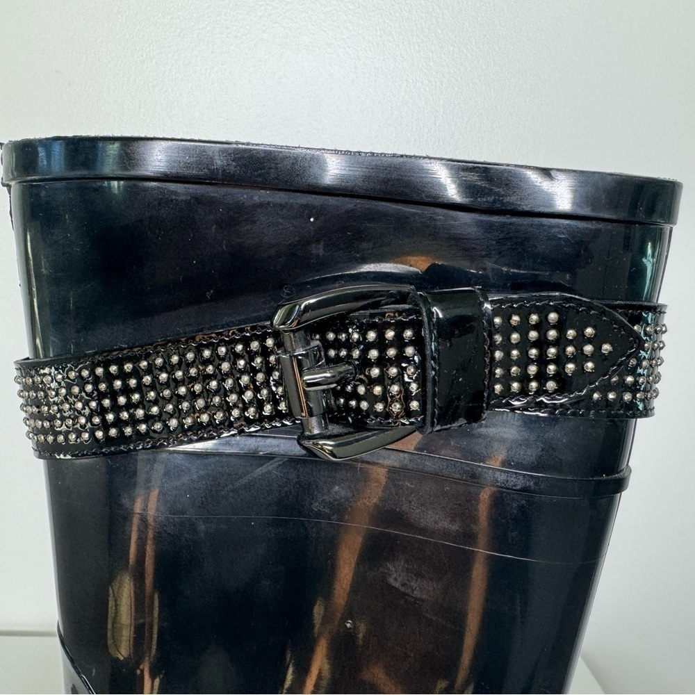 Burberry Black Check Buckle Rain Boots - Iconic Style Meets Functionality - Picture 4 of 7
